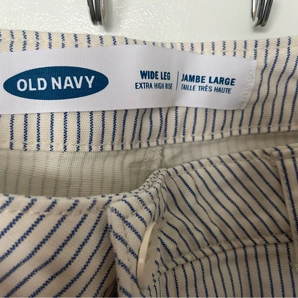Old Navy High-Waisted Wide Leg Cropped Chino Pants. - Picture 3 of 5